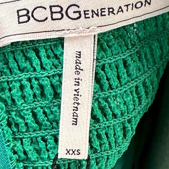 BCBGeneration Short Sleeve Front Knot Smocked Back Mini Dress - Green - size XXS - Picture 5 of 8